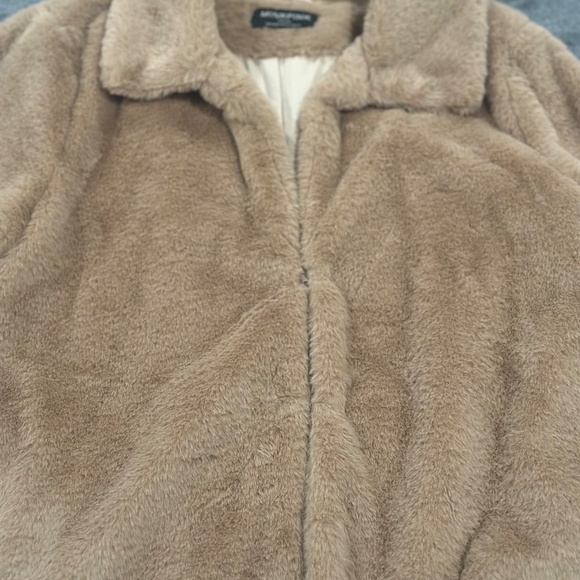 MINKPINK NAOMI FAUX FUR JACKET CAMEL - Size Medium - Picture 8 of 12